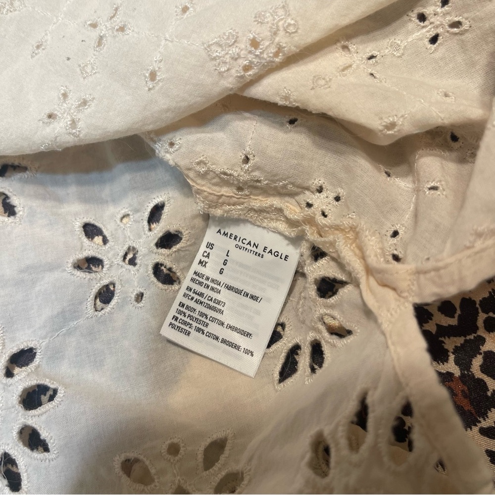 American Eagle Button Down Cream Floral Shirt - Picture 4 of 11